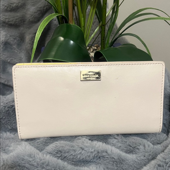 kate spade Handbags - Kate Spade Cream Women's Wallet